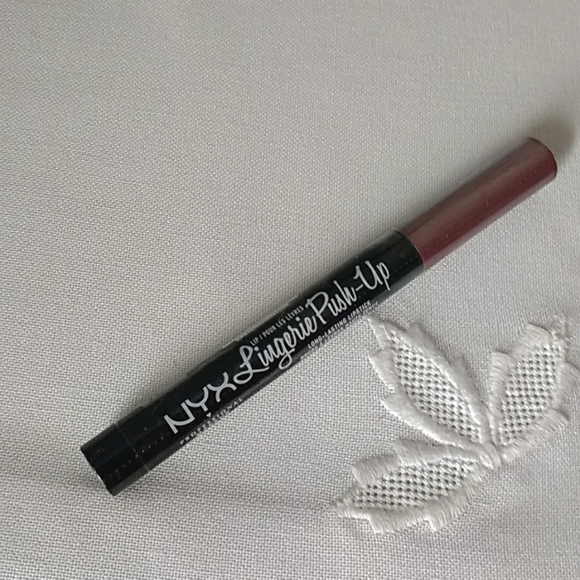 NYX Lingerie Push-Up lipstick 💄 - Picture 5 of 8